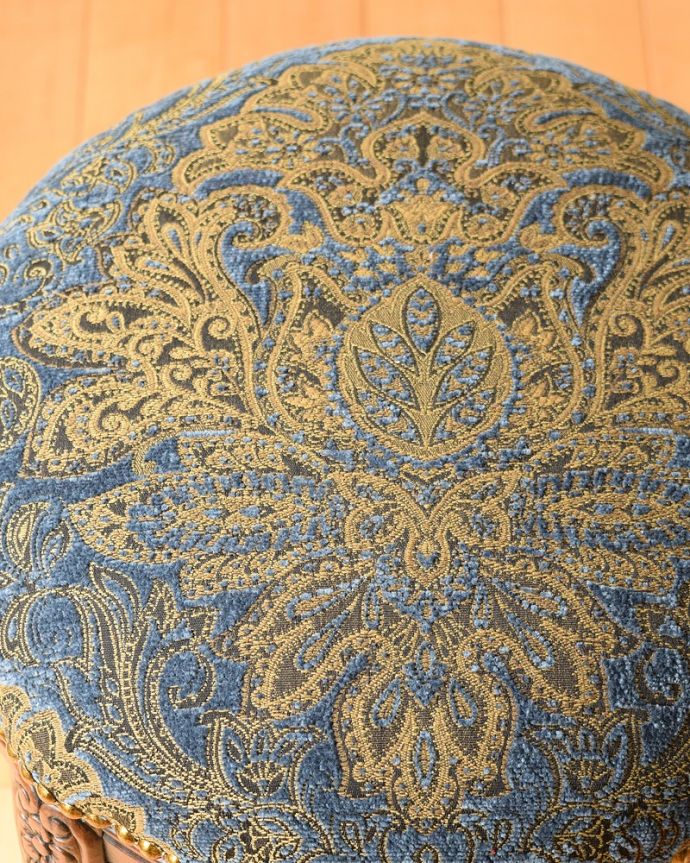 アンティーク調スツールの生地