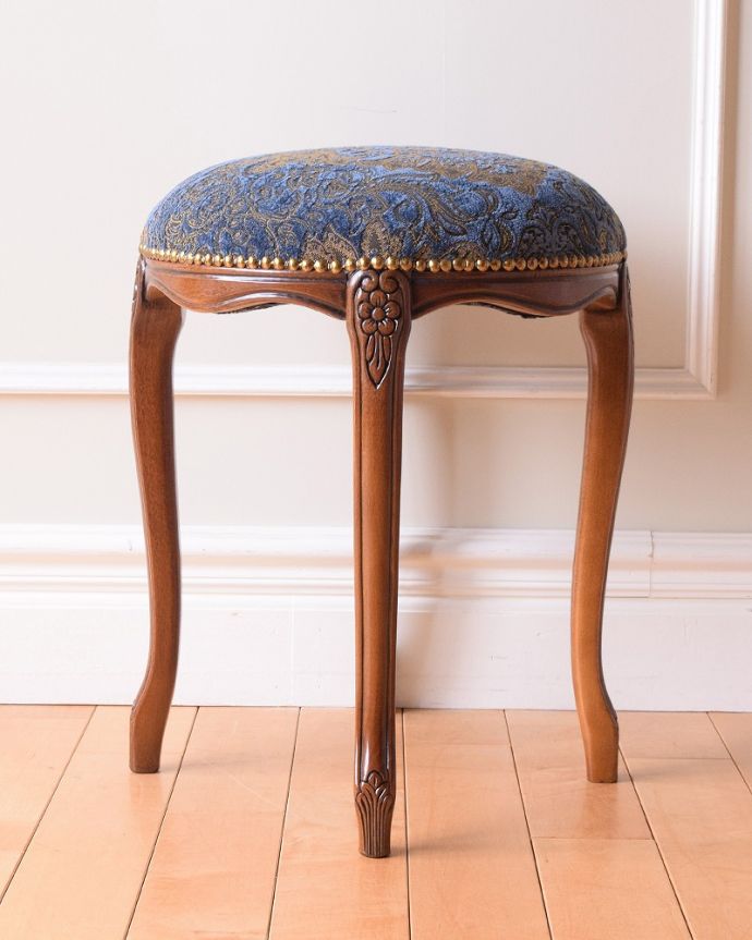 スツールの側面