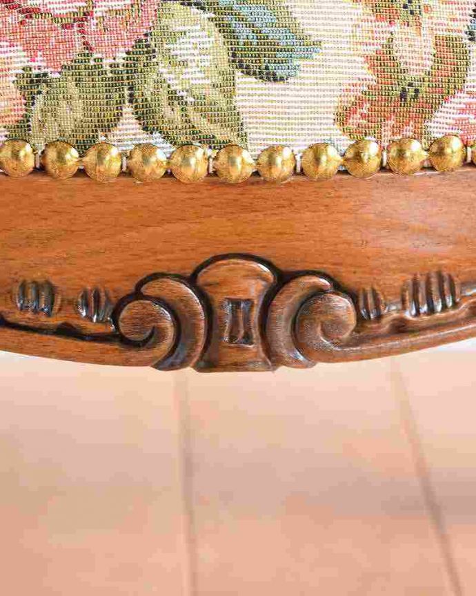 アンティーク調椅子の装飾