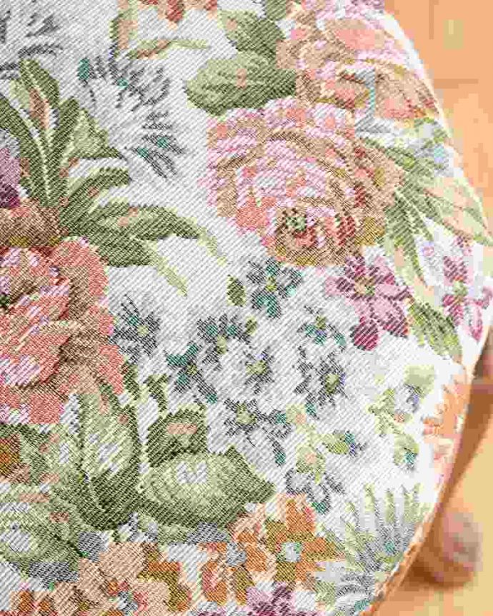 アンティーク調スツールの生地