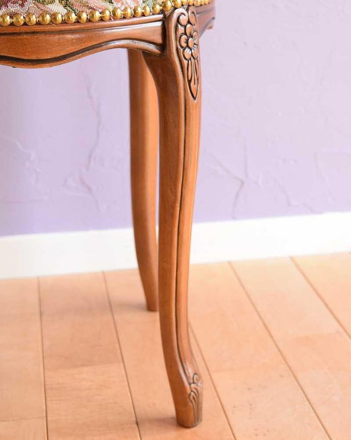 アンティーク調椅子の脚