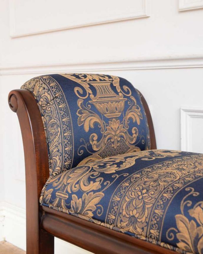 アンティーク風スツールのアーム