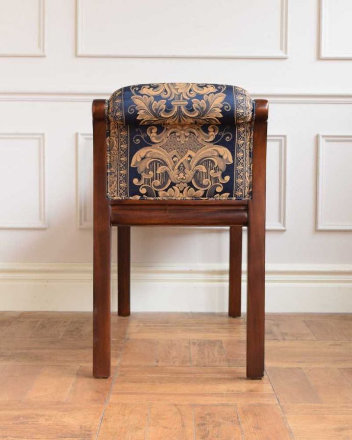 スツールの側面