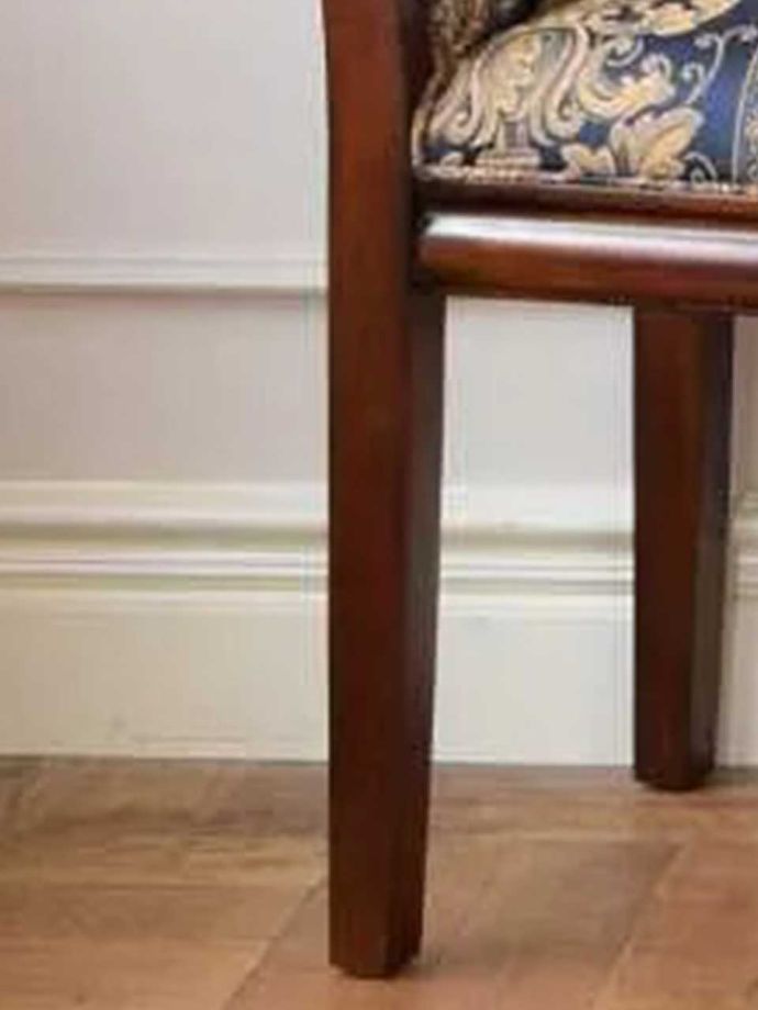 アンティーク調椅子の脚