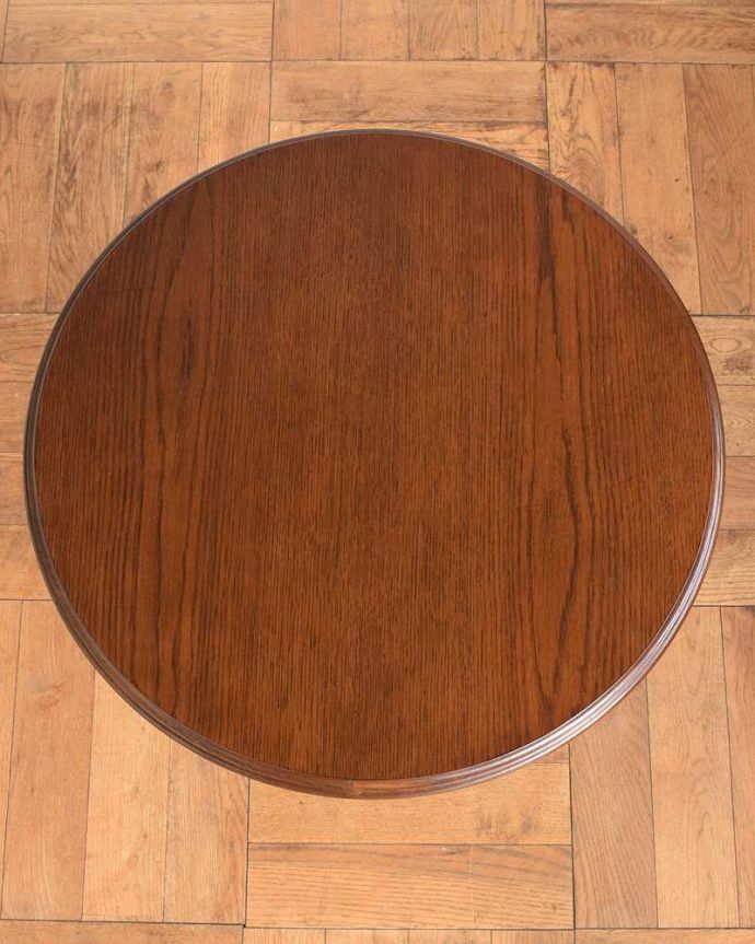 オールドチャーム　アンティーク風　英国スタイルに似合うアンティーク風家具、オールドチャームのワインテーブル（サイドテーブル）。天板を上から見ると･･･天板の形はこんな感じです。(y-192-f)