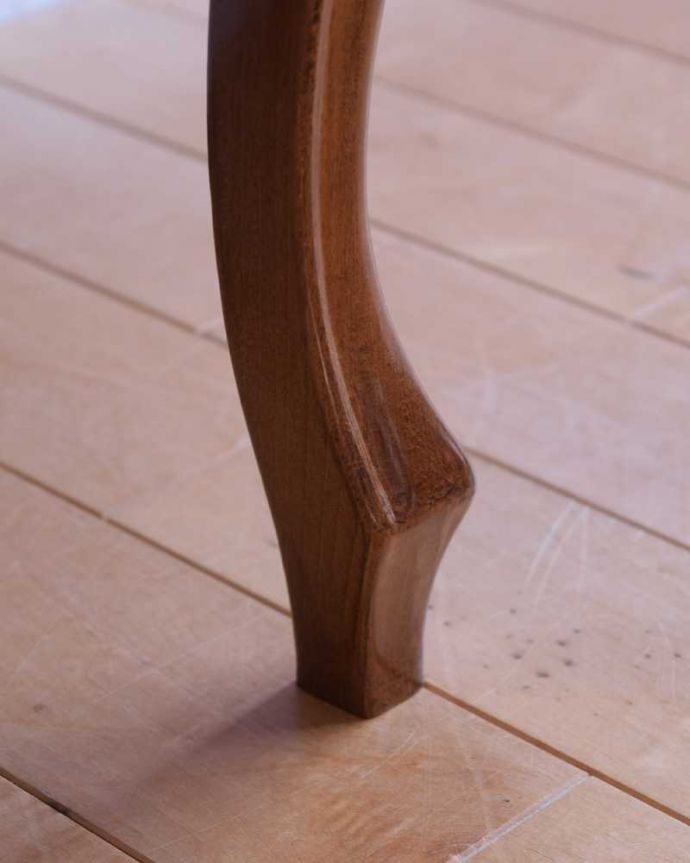 アンティーク調椅子の脚