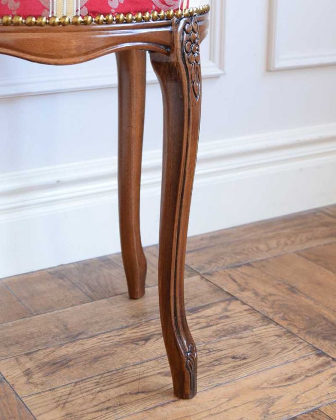 アンティーク調椅子の脚