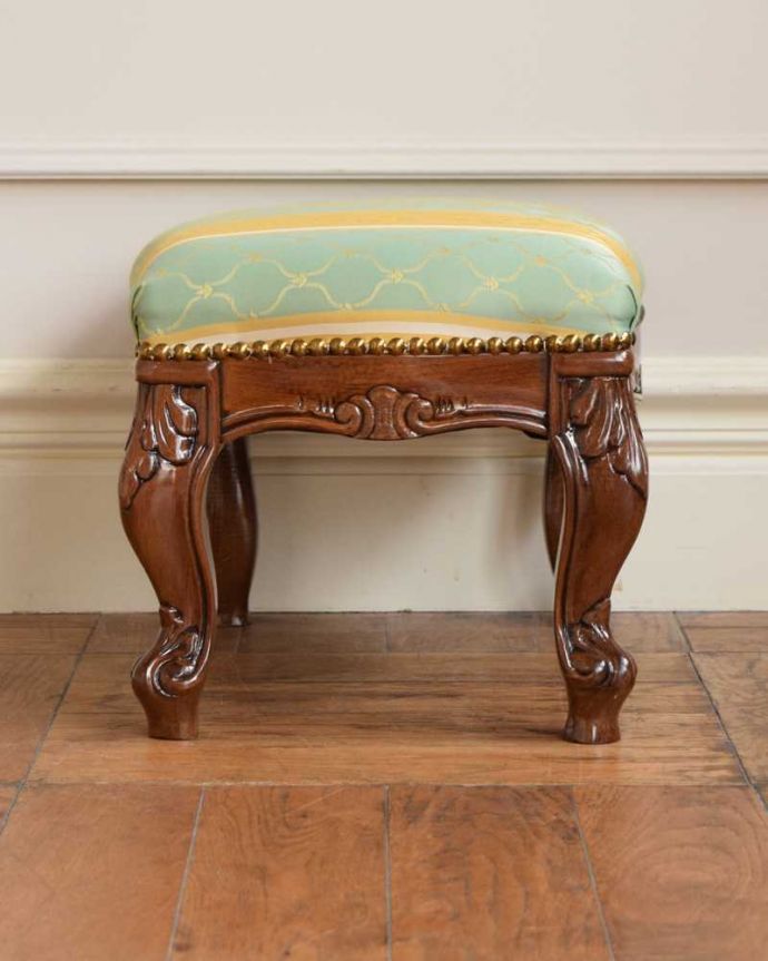 スツールの側面