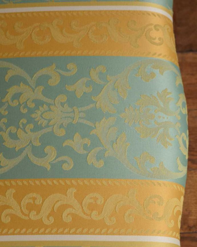 アンティーク調スツールの生地