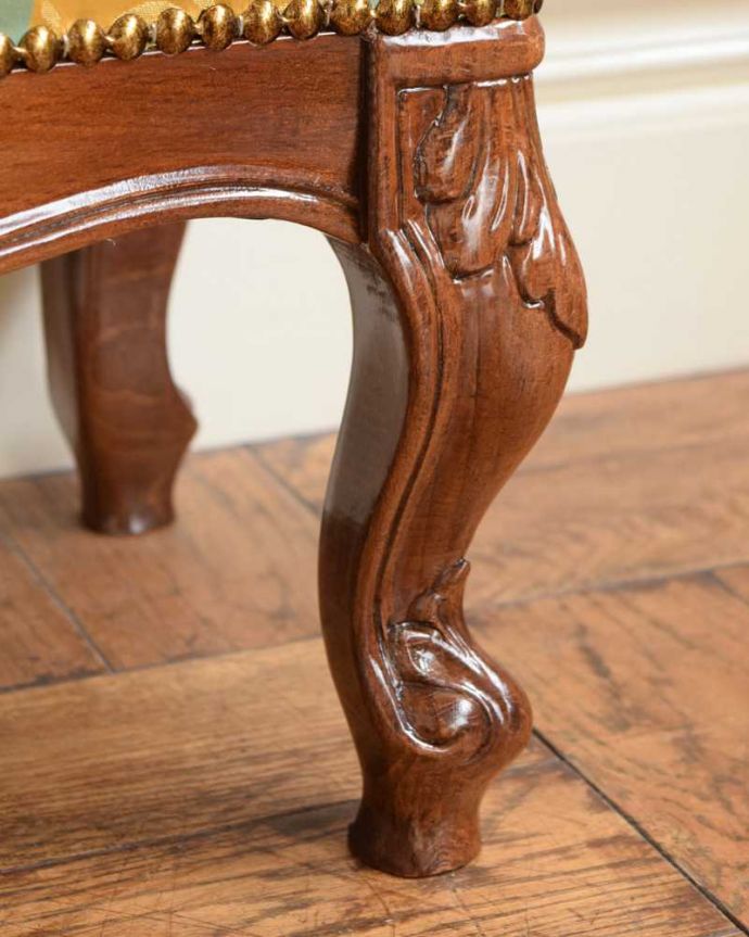 アンティーク調椅子の脚