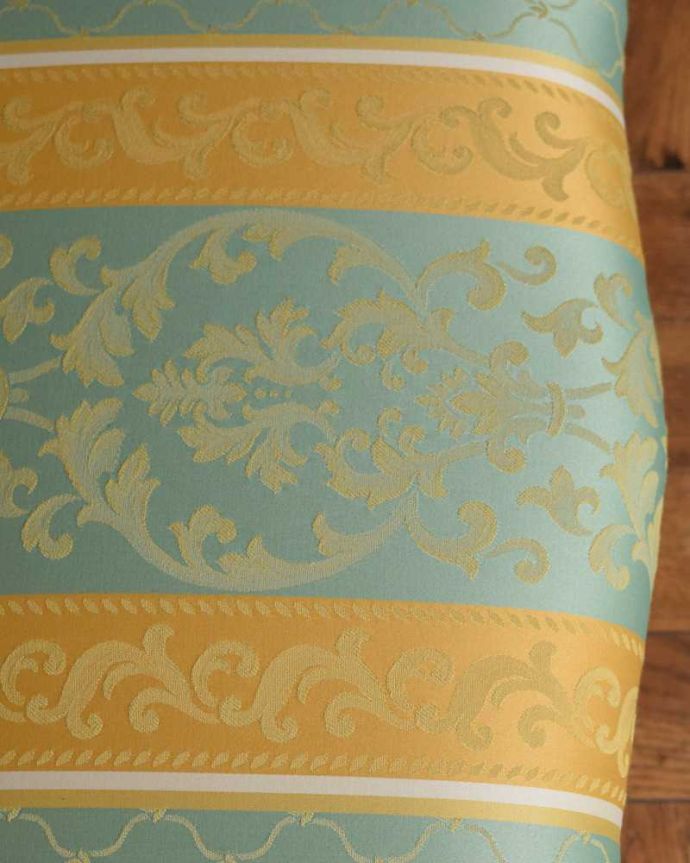 アンティーク調スツールの生地