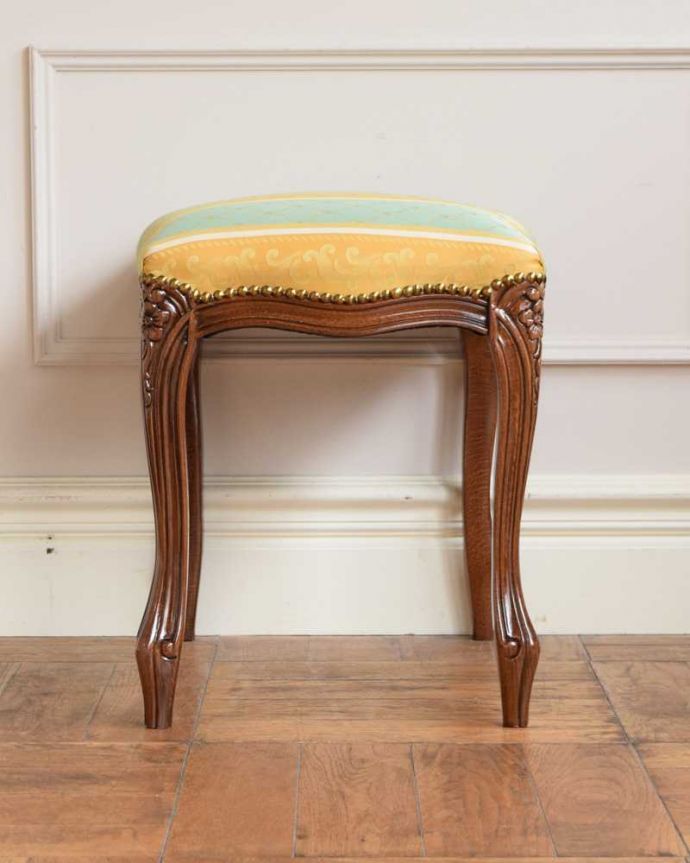 スツールの側面