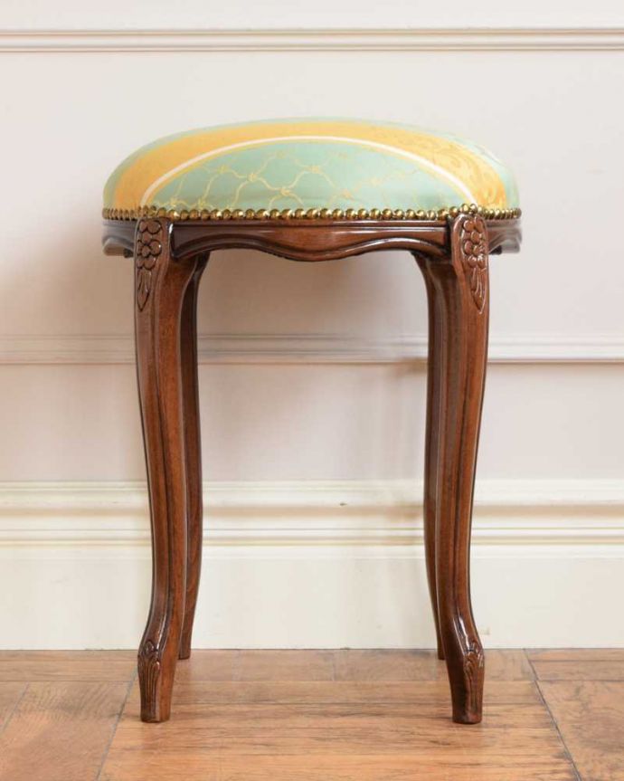 スツールの側面