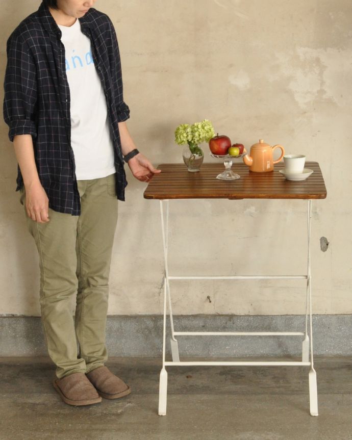 アイアン×木のガーデンテーブル