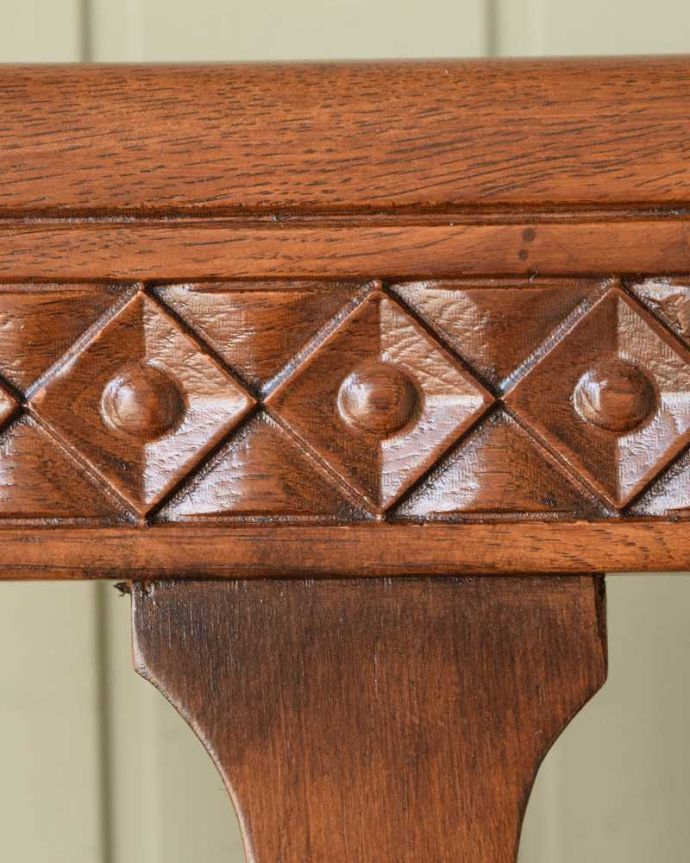 アンティーク風チェアの装飾