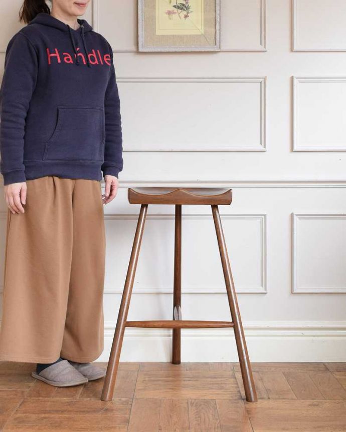 ほっこりとした雰囲気が漂うアンティーク風の座繰りが入ったハイ