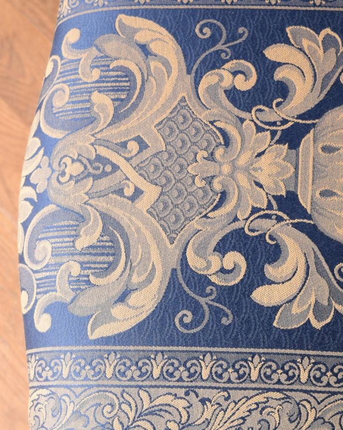 アンティーク調スツールの生地