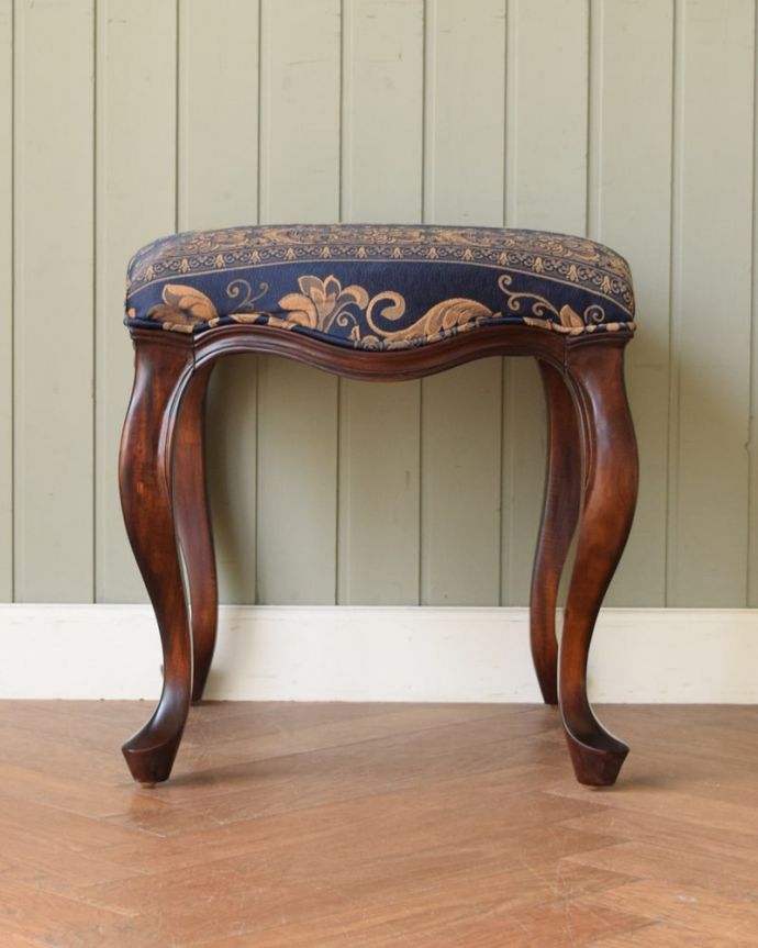 スツールの側面