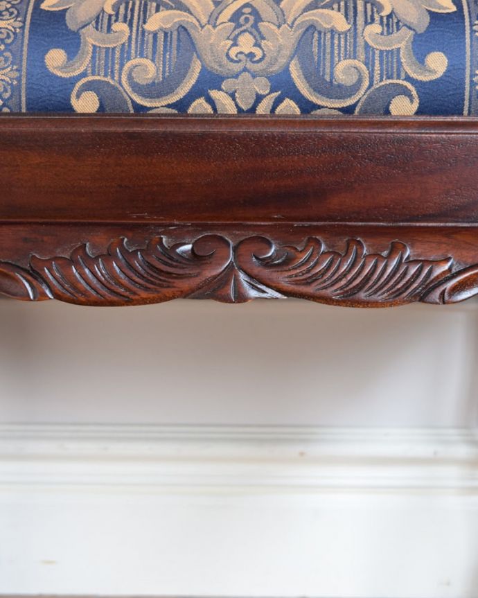 アンティーク調椅子の装飾