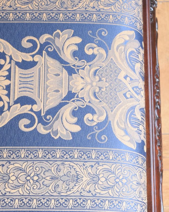 アンティーク調スツールの生地