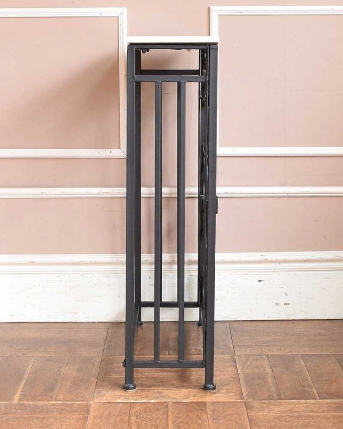 コンソールテーブルの側面