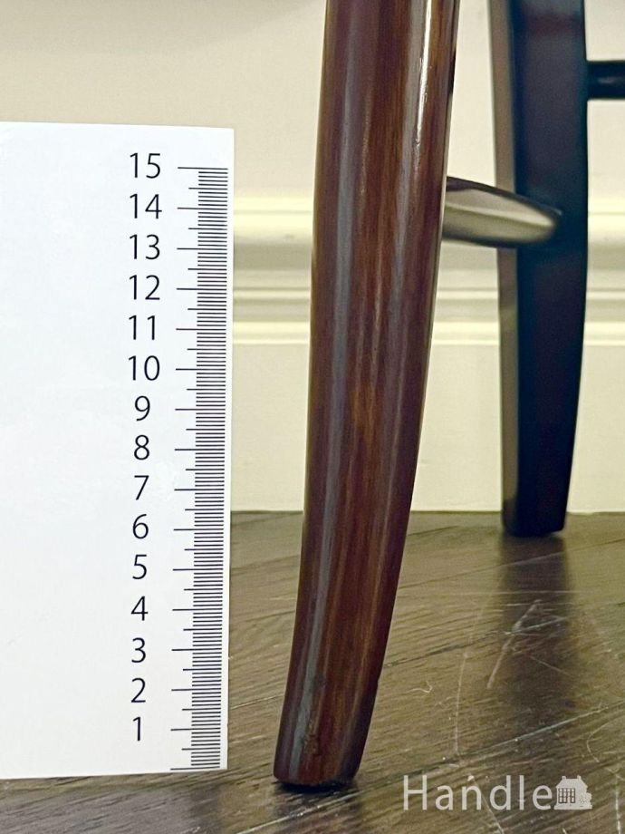 アンティーク風チェアの脚