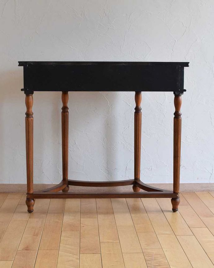 アンティーク風の家具 アンティーク風 アンティーク風木製コンソールテーブル(引き出し付き)。後ろから見ても後ろはこんな感じです。(y-225-f)