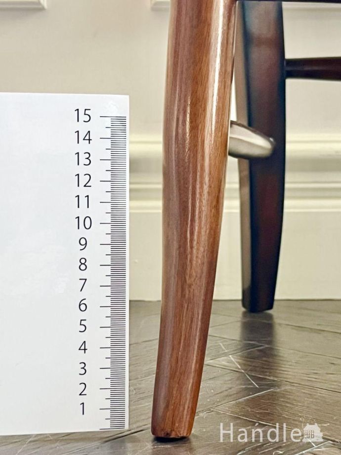 アンティーク風チェアの脚