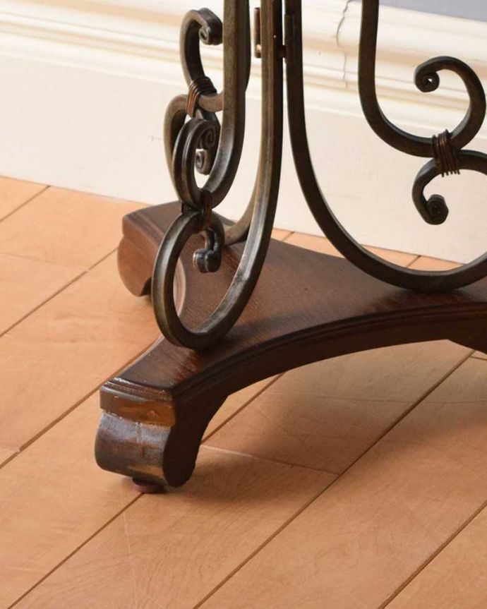 フラワースタンドの足