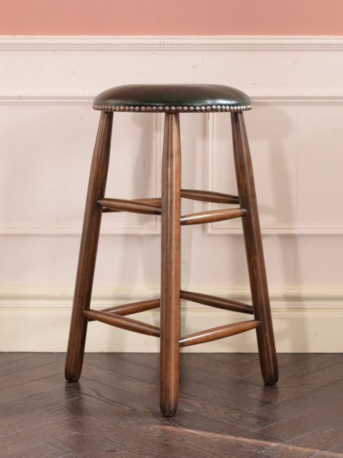 スツールの側面