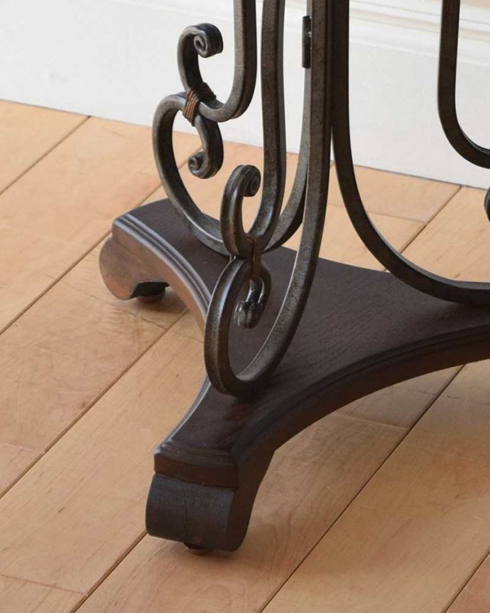 フラワースタンドの足