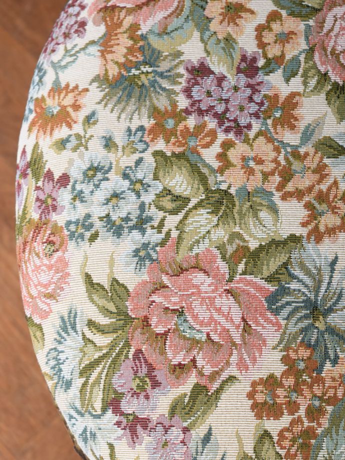 アンティーク調スツールの生地