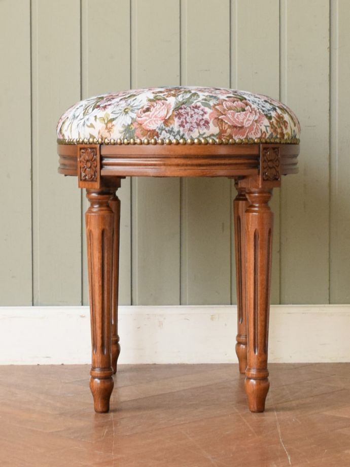 スツールの側面