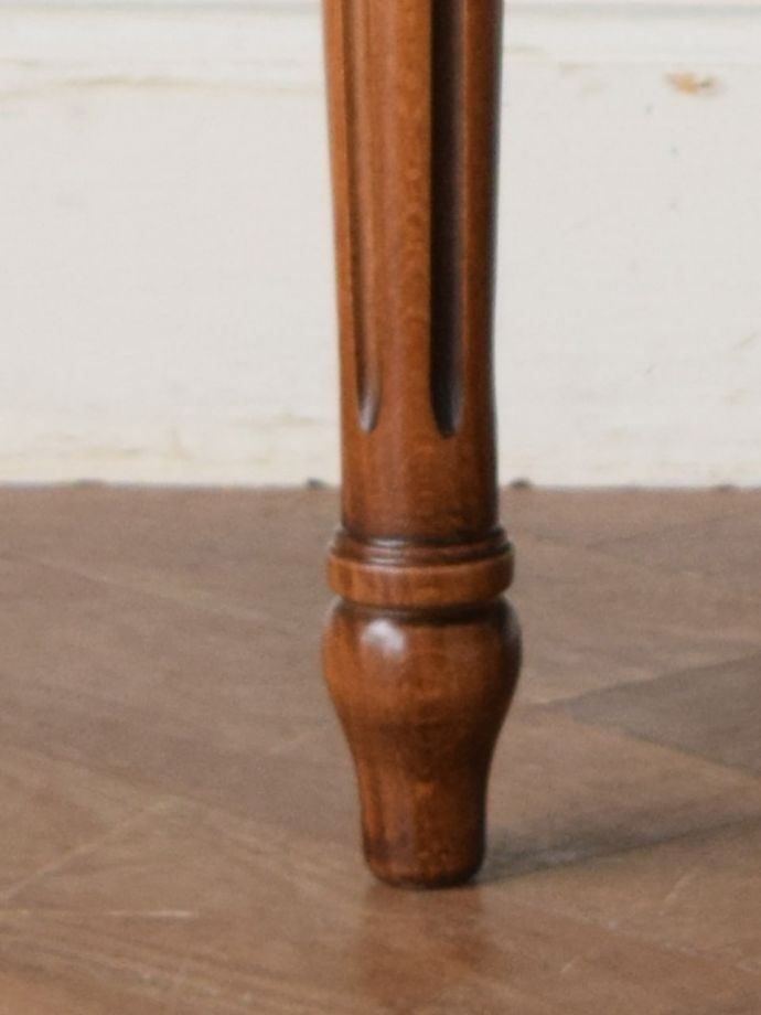 アンティーク調椅子の脚