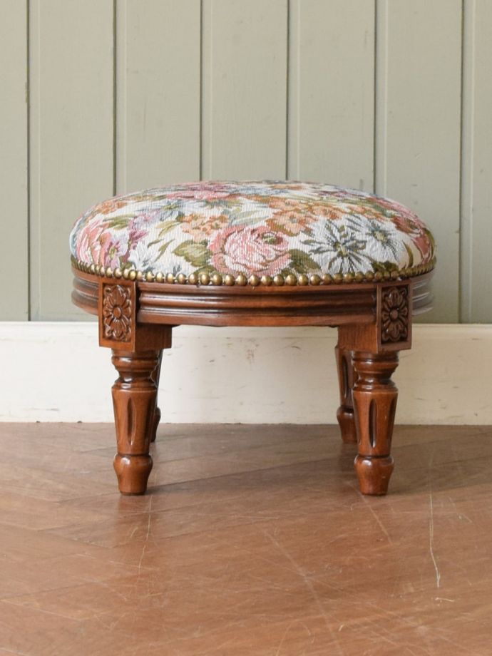 スツールの側面