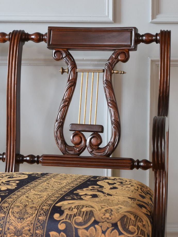 おしゃれなアンティーク風ベンチ