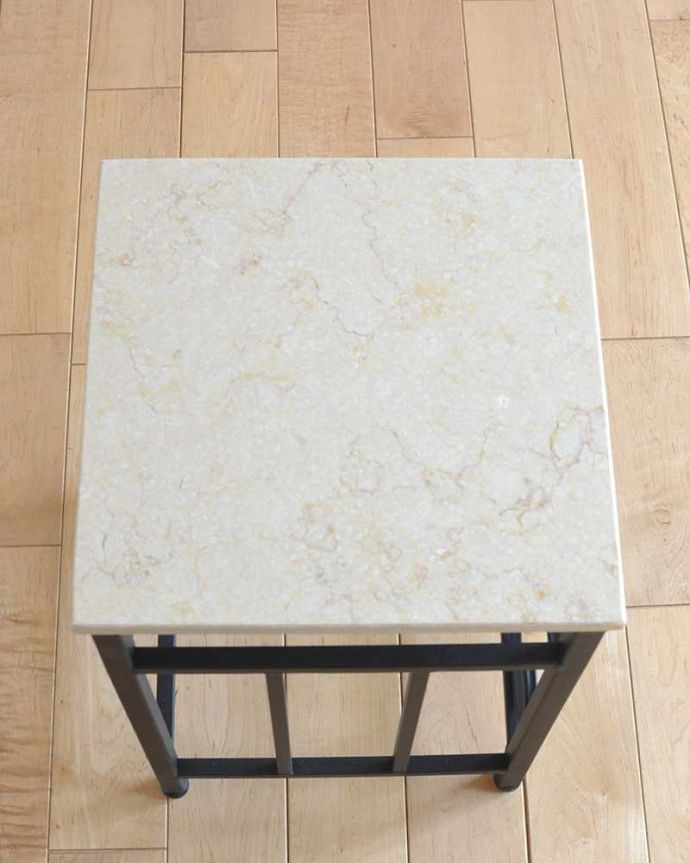 サイドテーブルの天板