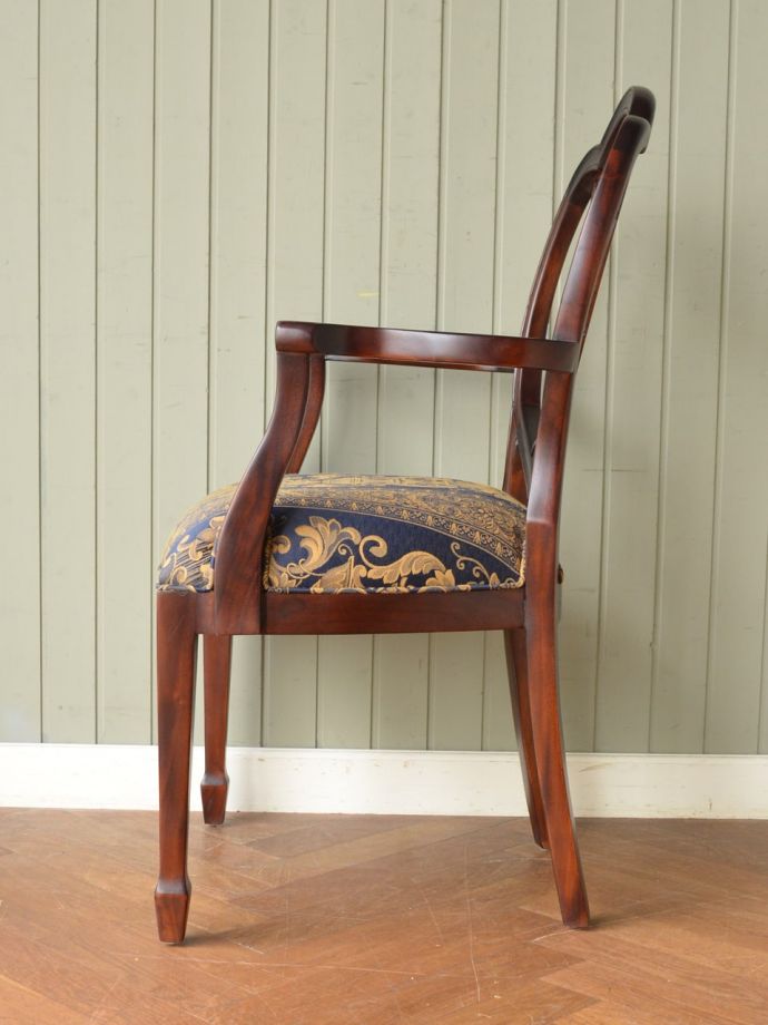 アンティーク調の横顔