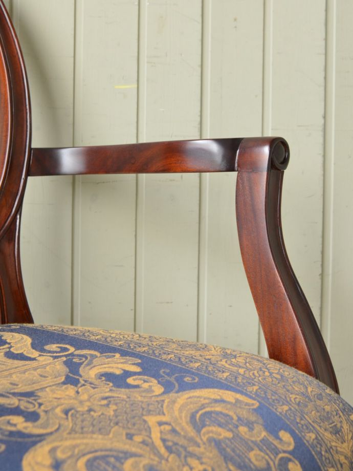 アンティーク風チェアのアーム