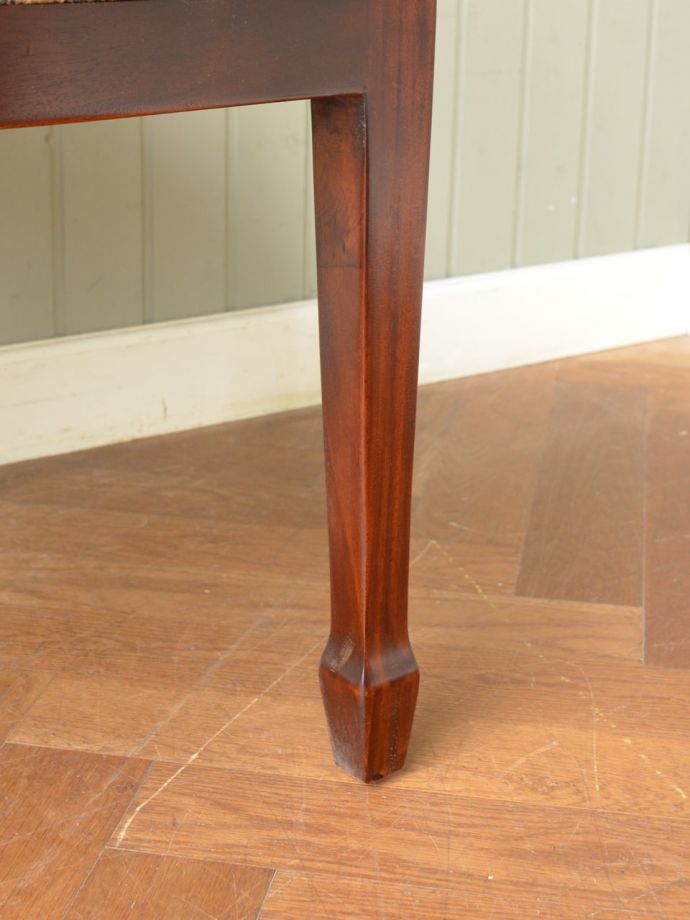 アンティーク風チェアの脚