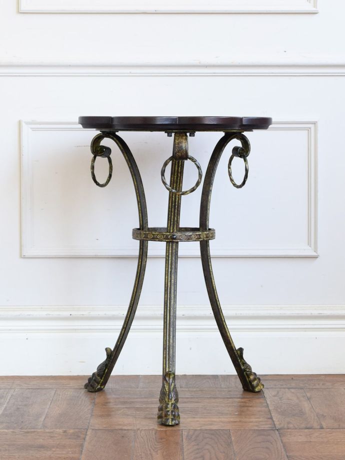 オケージョナルテーブルの側面