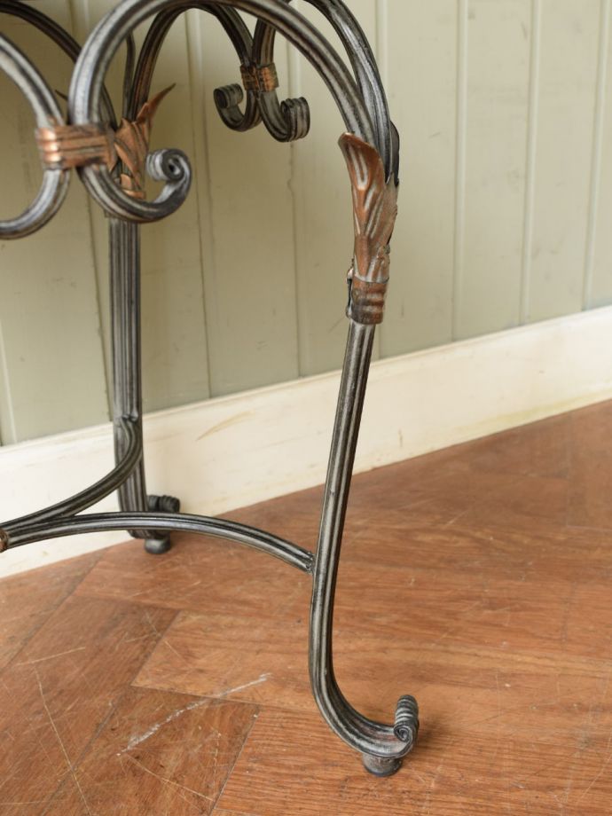 アンティーク風の猫足