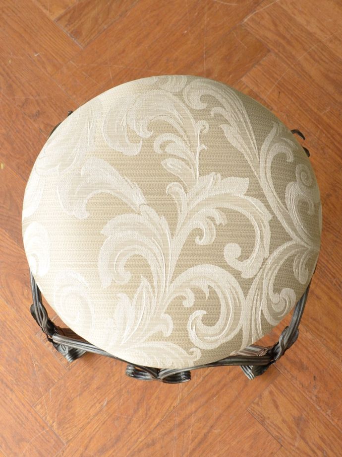 アンティーク風の椅子の座面