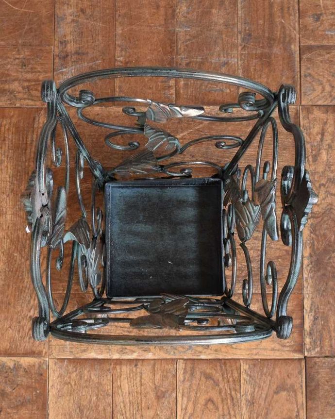 アンティーク風傘立ての水受け