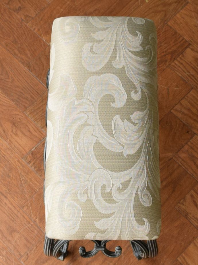 アンティーク風の椅子の座面