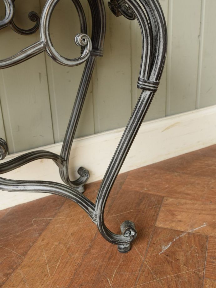 アンティーク風の猫足