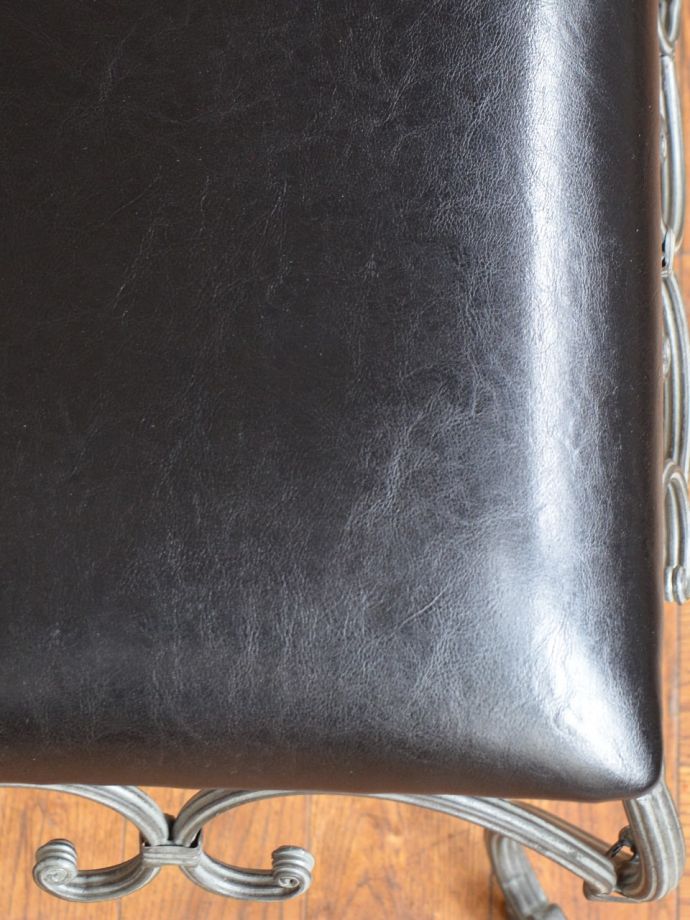 アンティーク調スツールの座面