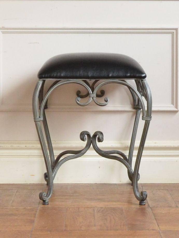 スツールの側面