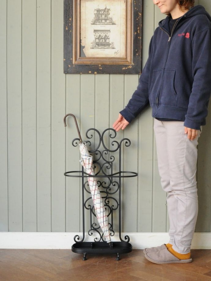 アンティーク風のおしゃれな傘立て