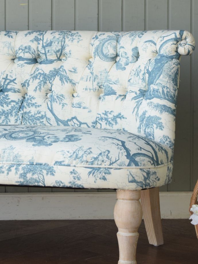 フランス風のおしゃれな2人掛けソファ、ボヌールチェア